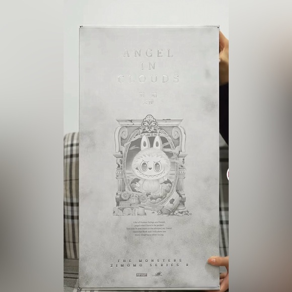 THE MONSTERS - ANGEL IN CLOUDS Vinyl Face Doll - Picture 3 of 3